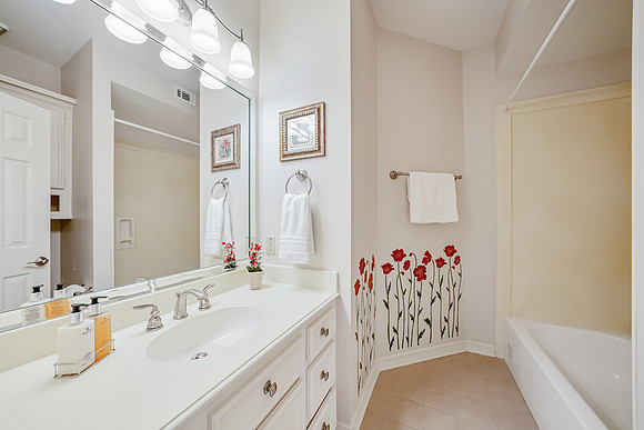 32236 Watersmeet Dr-37