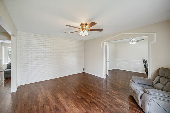 23102 Lestergate Dr-6