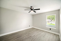 2919 W Greens Rd-18
