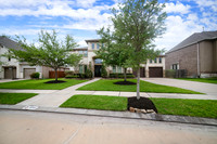 16901 W Caramel Apple