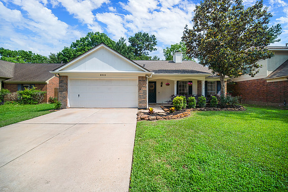 8915 Village Hill Green-2