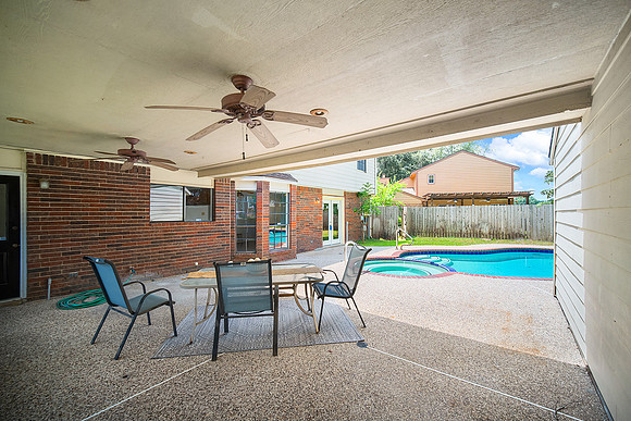 8011 Pinyon Creek Ct-39