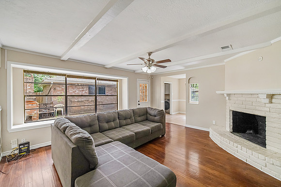 23102 Lestergate Dr-10