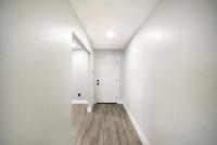 2919 W Greens Rd-4