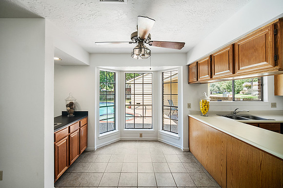 8011 Pinyon Creek Ct-12