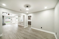 2919 W Greens Rd-5