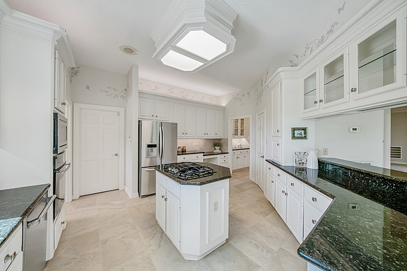 32236 Watersmeet Dr-13
