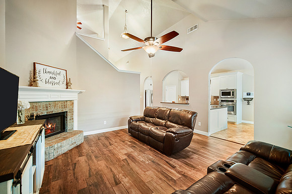 20414 Canyon Shadow Dr-9