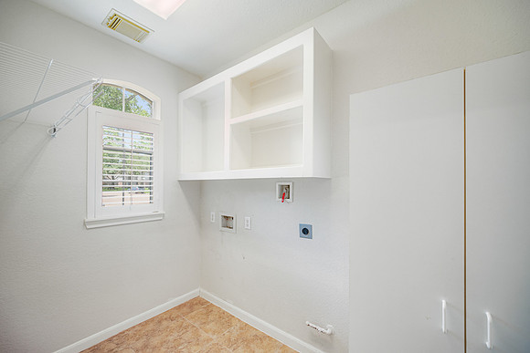 14311 Arlington Pl-82