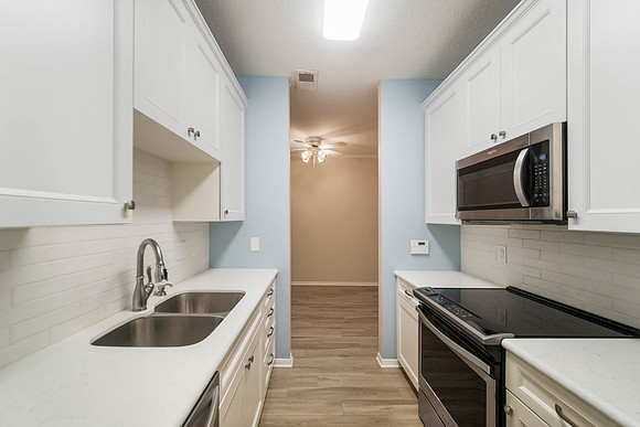 9800 Pagewood 3006-13