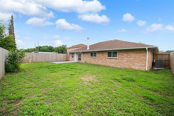 2919 W Greens Rd-29