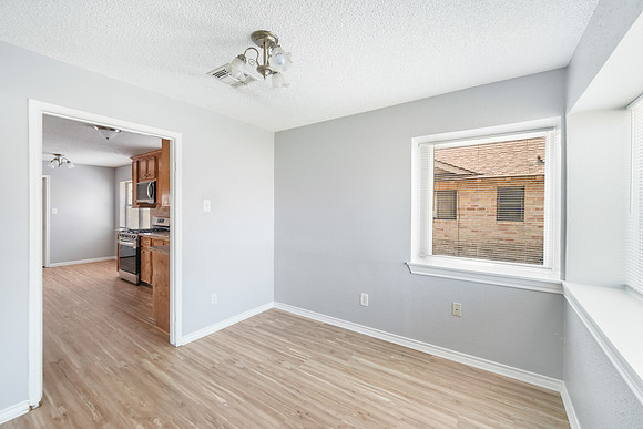 14422 Roundstone Ln-6
