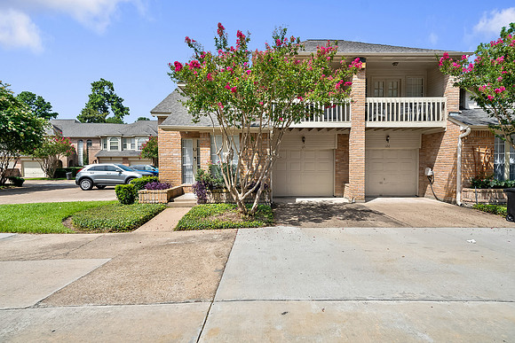 5515 Strack Rd apt 121-2
