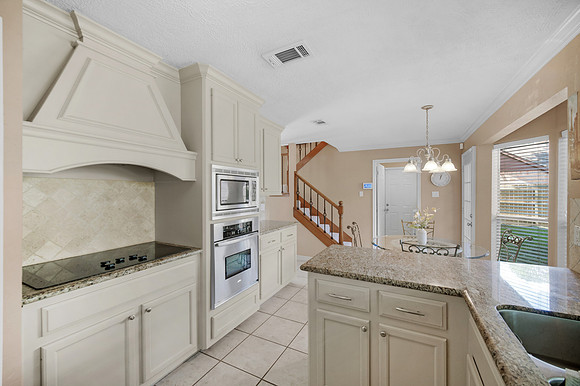 8107 Tall Firs ln-12