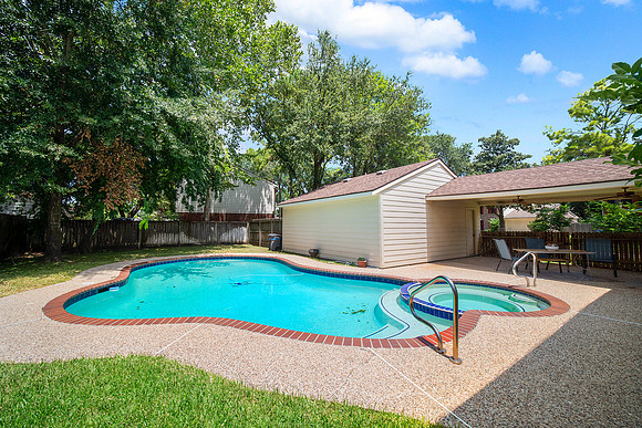 8011 Pinyon Creek Ct-37