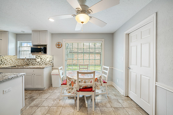 14002 Briar pl-10