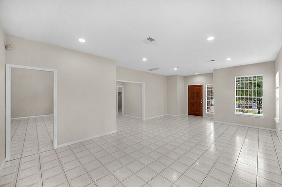 13535 San Martin Ln x curtains-3