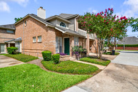 5515 Strack Rd apt 121-4