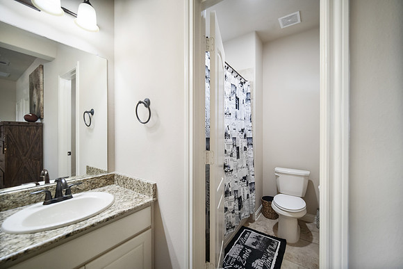 16901 W Caramel Apple-35