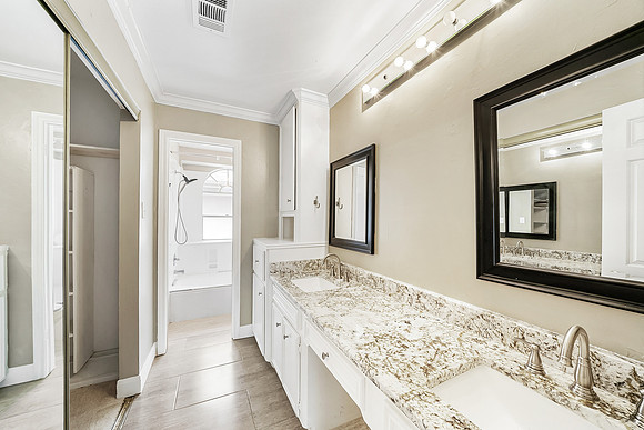5515 Strack Rd apt 121-23