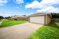 2919 W Greens Rd-3