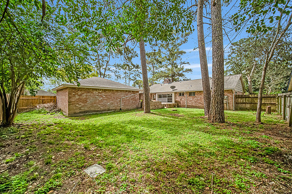 23102 Lestergate Dr-29