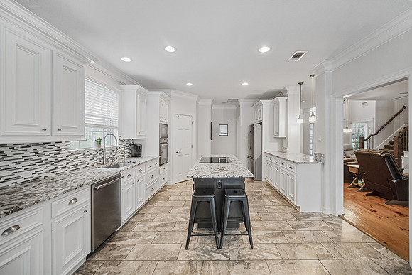18102 Hampton Oak-145