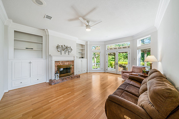 32236 Watersmeet Dr-20